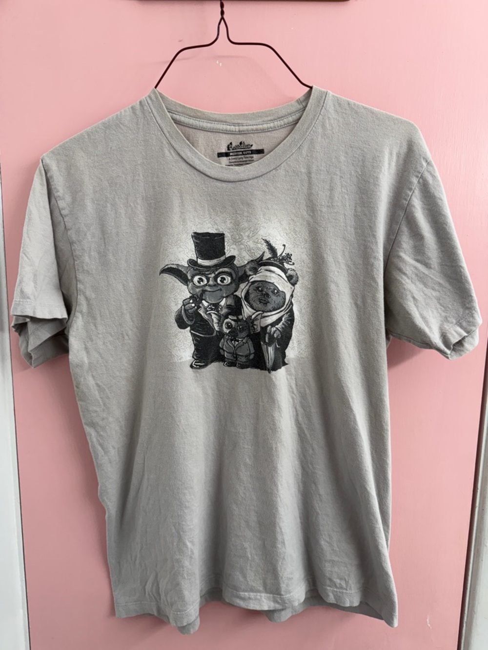Graphic T-Shirt in Light Gray with Vintage Character Print. Yoda, Ewok and Gizmo